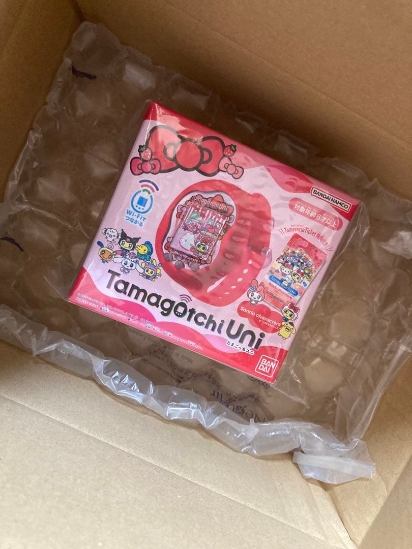 Tamagotchi Uni 赤 Sanrio ユニ　サンリオ　未開封　新品