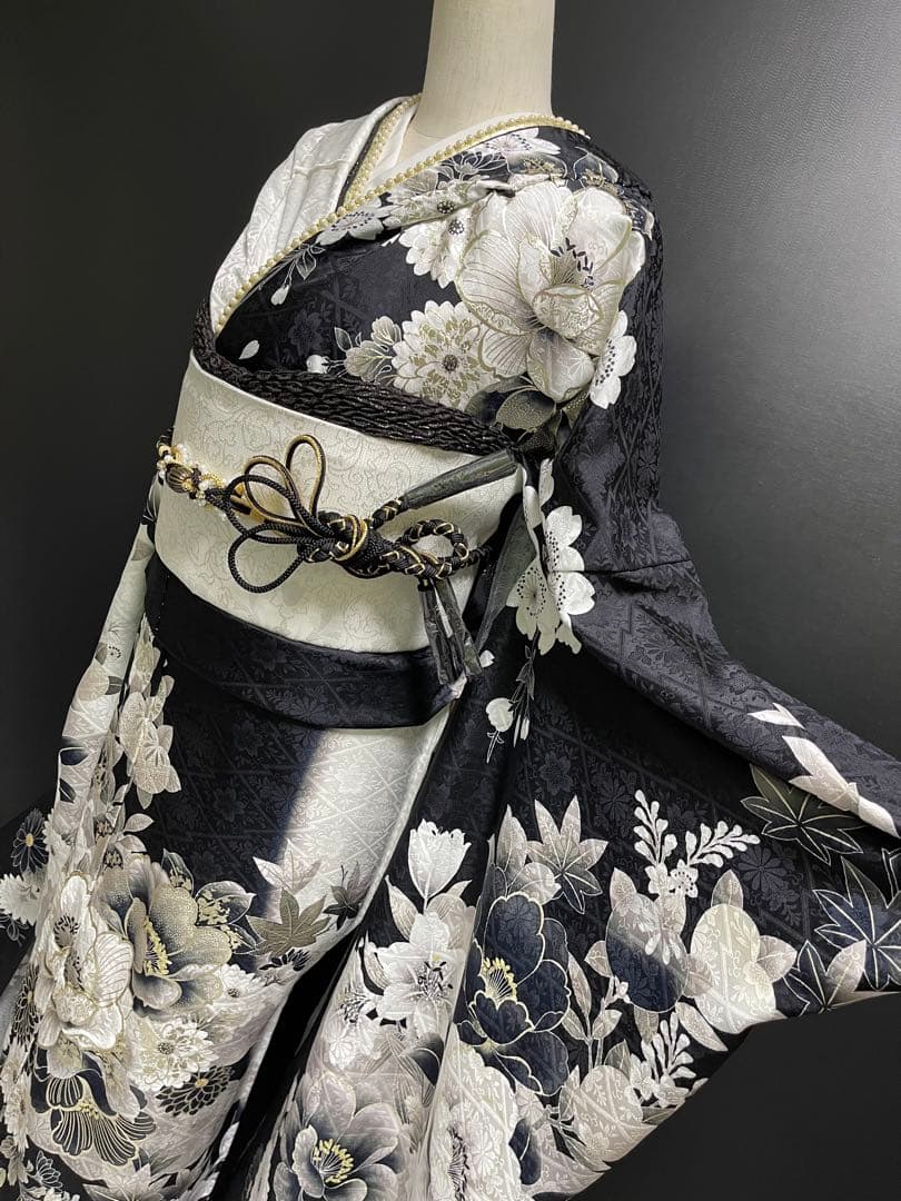 クール系モノトーンコーデ 振袖＋帯揚げ＋帯締め【白金彩刺繍振袖◆吉祥花】