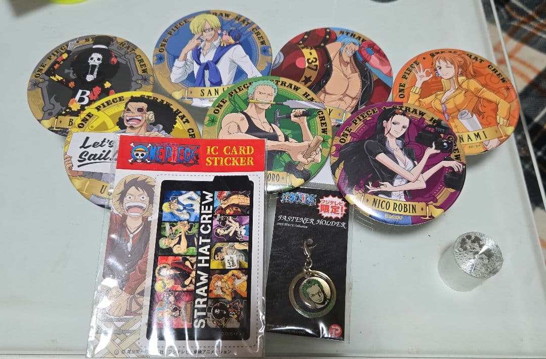 ワンピース 缶バッジ ステッカーセット