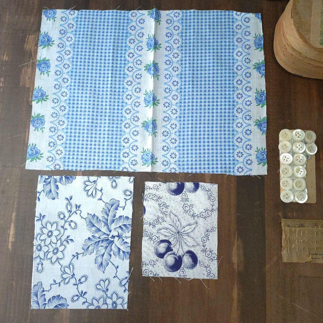 アンティーク お菓子の箱 と 手芸材料 糸巻き 待ち針 モチーフ ボタン