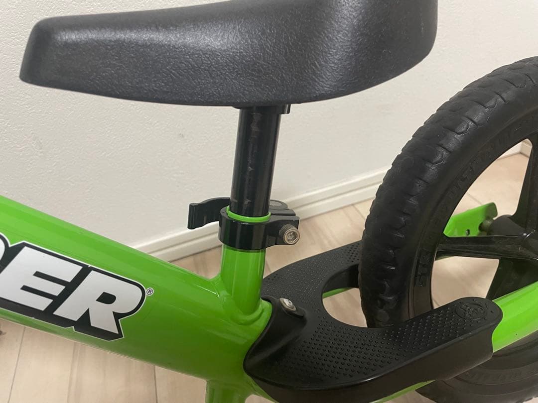 STRIDER ストライダースポーツ　グリーン12インチ