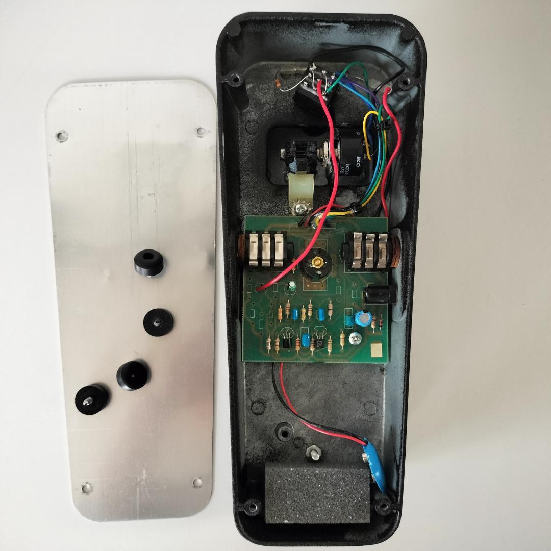 CRY BABY GCB-95トゥルーバイパス化 Red LEDモディファイ