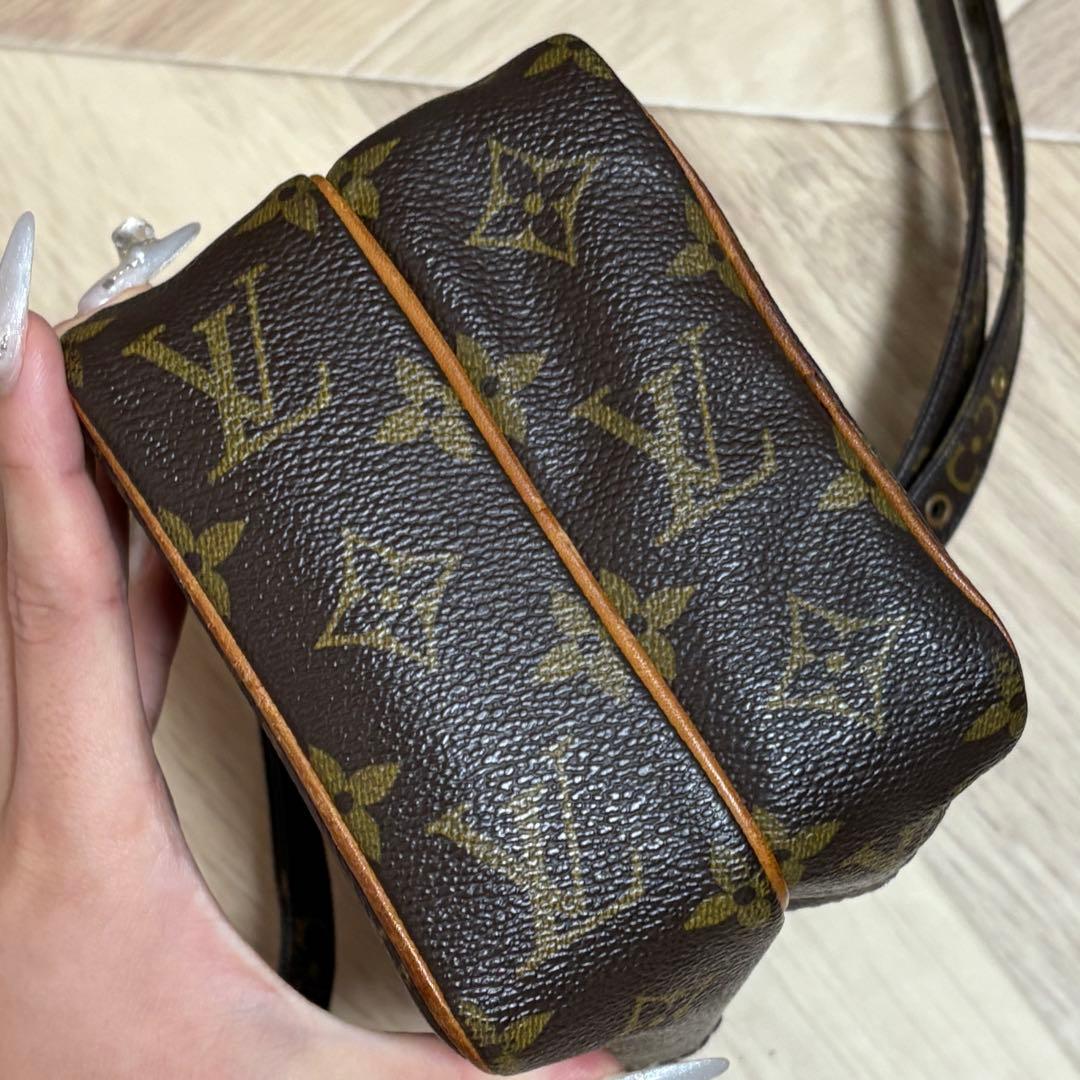 Louis Vuitton ルイヴィトン モノグラム アマゾン ショルダーバッグ