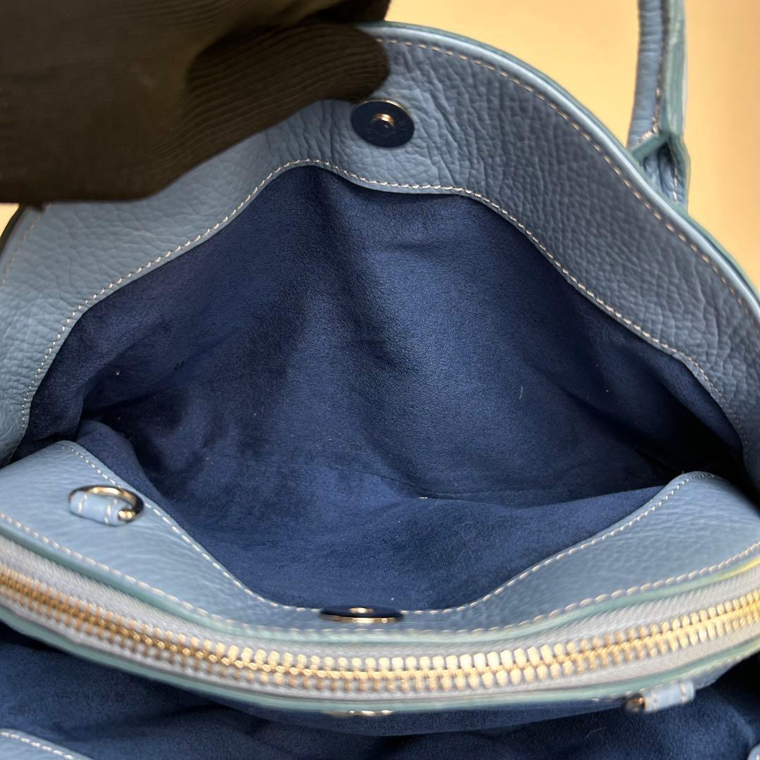 極美品　レオナール　ショルダーバッグ　2way　レザー　水色　ロゴ　斜め掛け◎