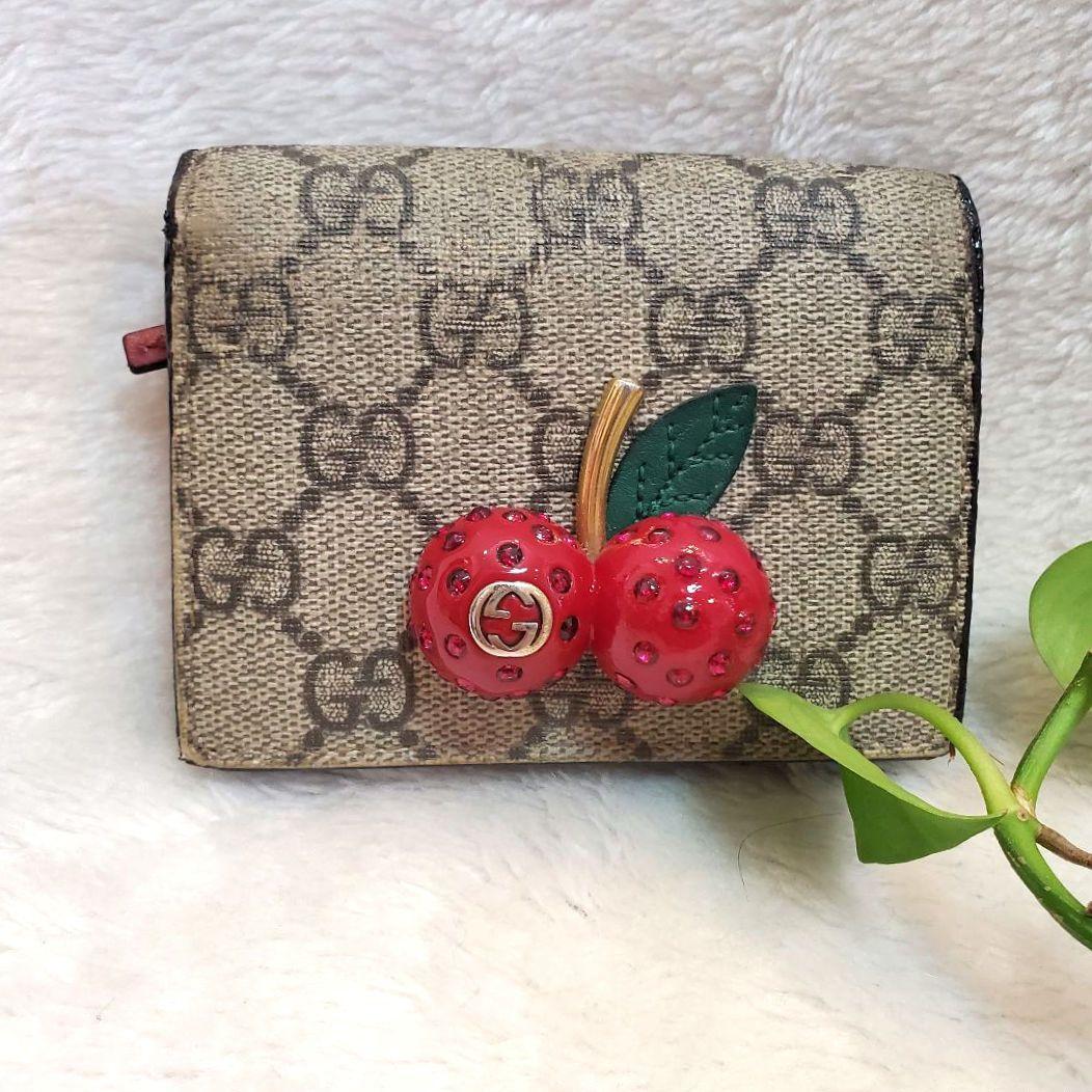 GUCCI　さくらんぼ　GGスプリーム　レザー　チェリー