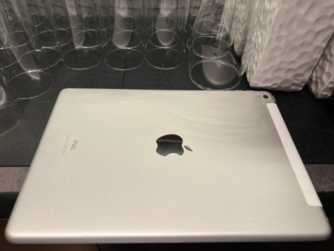 Apple iPad 第8世代 32GB セルラーモデル