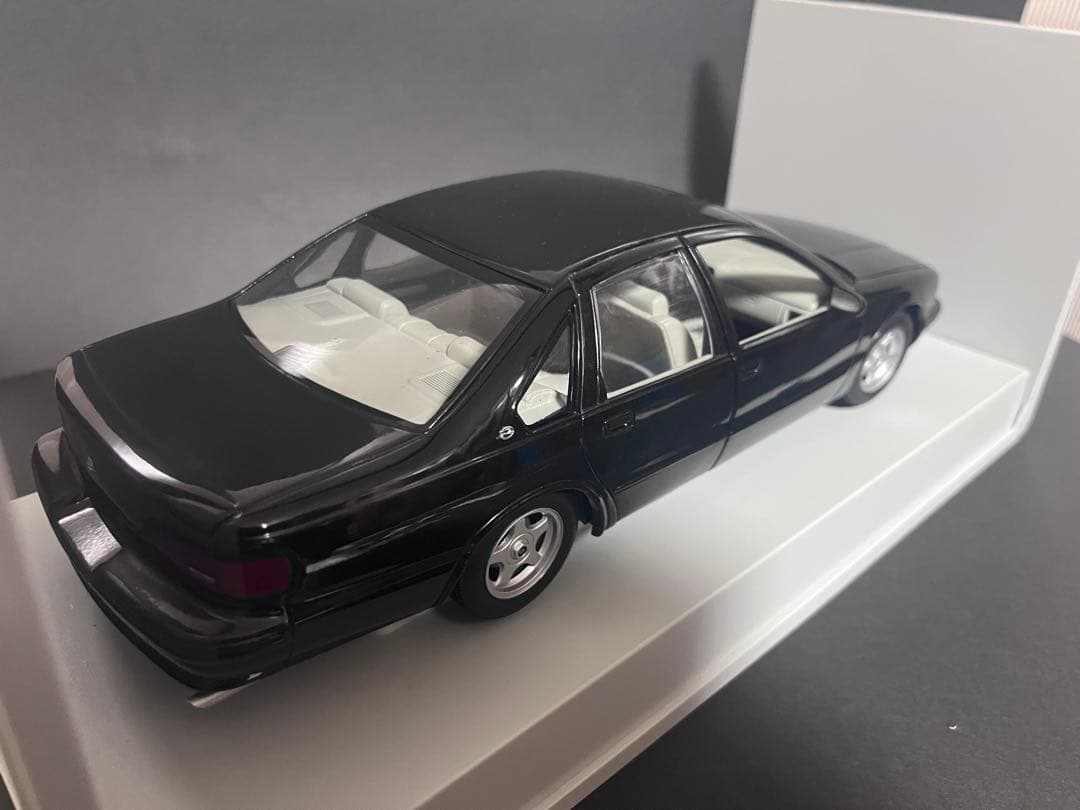 UT models Chevrolet Impala SS 1/18 インパラ