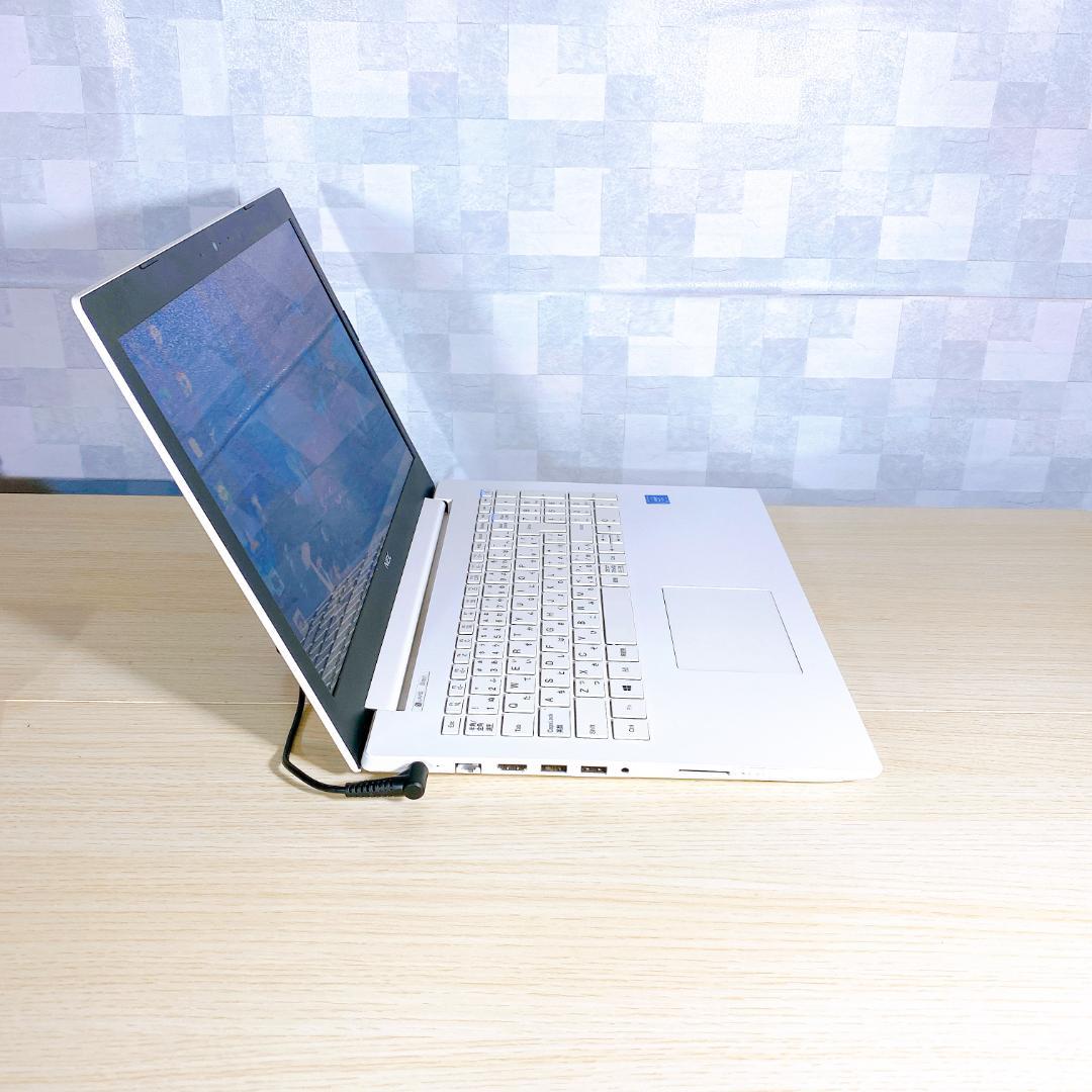 設定済み/大容量HDD1000GB/メモリ8GB/薄型ノートパソコン/カメラ付き