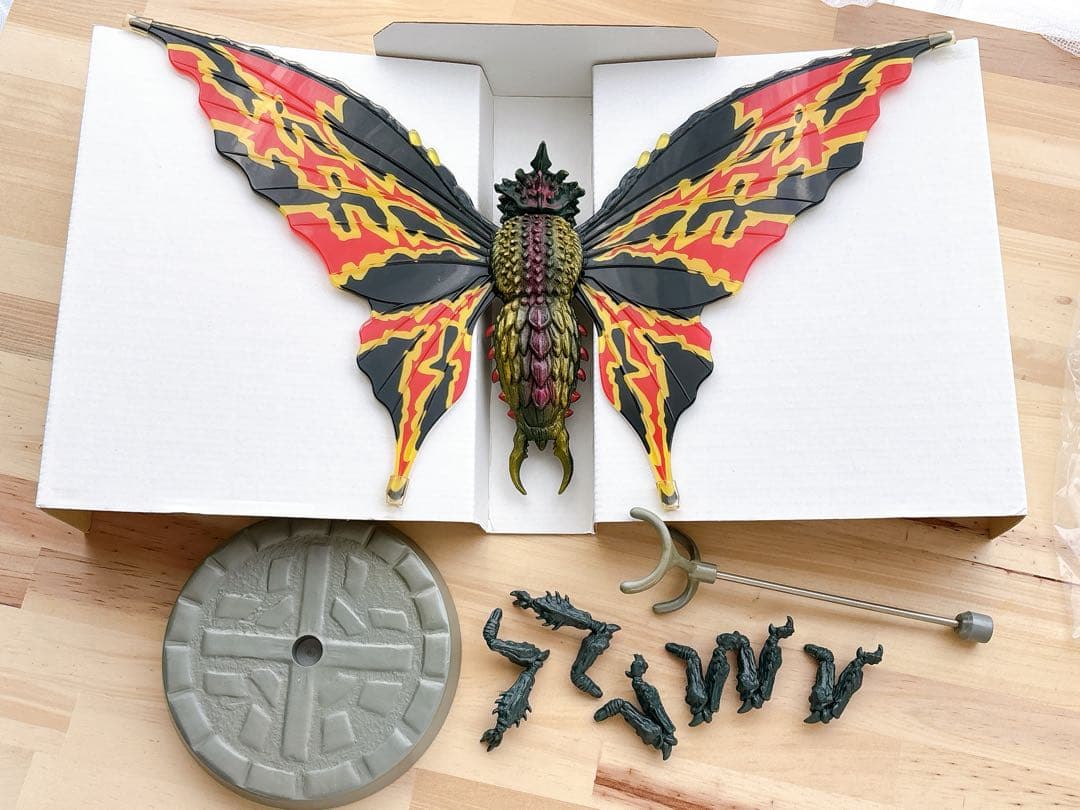 「ゴジラＶＳモスラ」リアル彩色フィギュア・バトラ