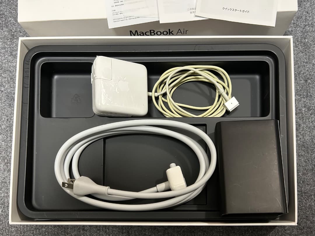 MacBook Air i7 8Gb 11インチ 新品1TbSSD 傷無し極上品