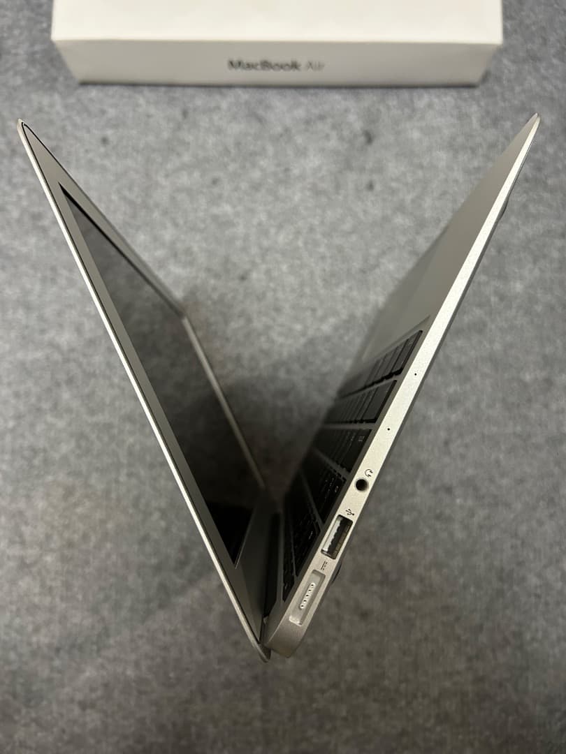 MacBook Air i7 8Gb 11インチ 新品1TbSSD 傷無し極上品