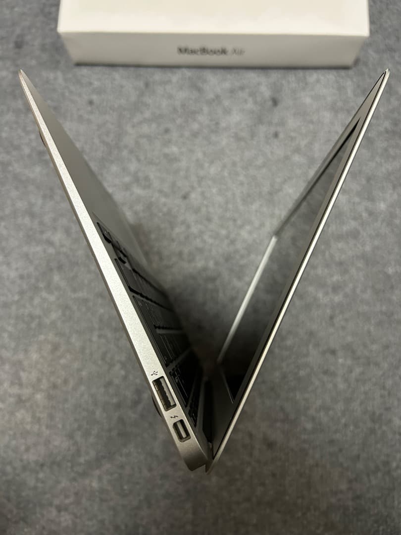 MacBook Air i7 8Gb 11インチ 新品1TbSSD 傷無し極上品