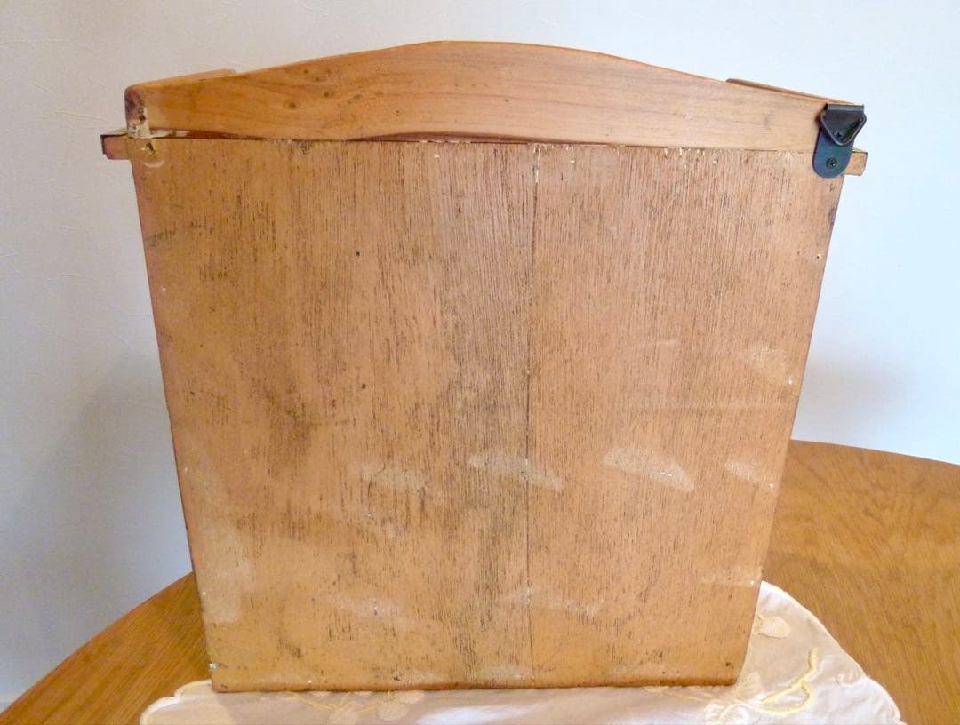 アンティーク風　木製ガラス扉キャビネット