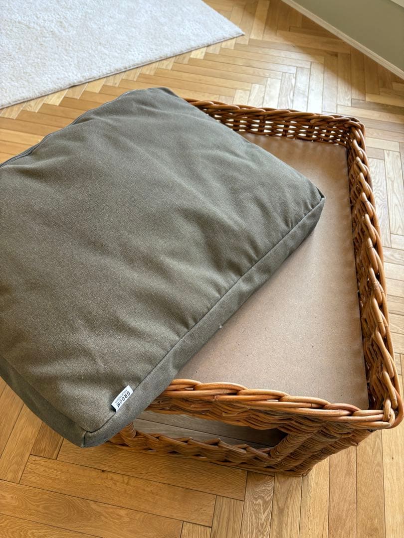 値下げ中！！！ラタン製キャットトイレ用バスケット　猫用ベッド　定価23100円