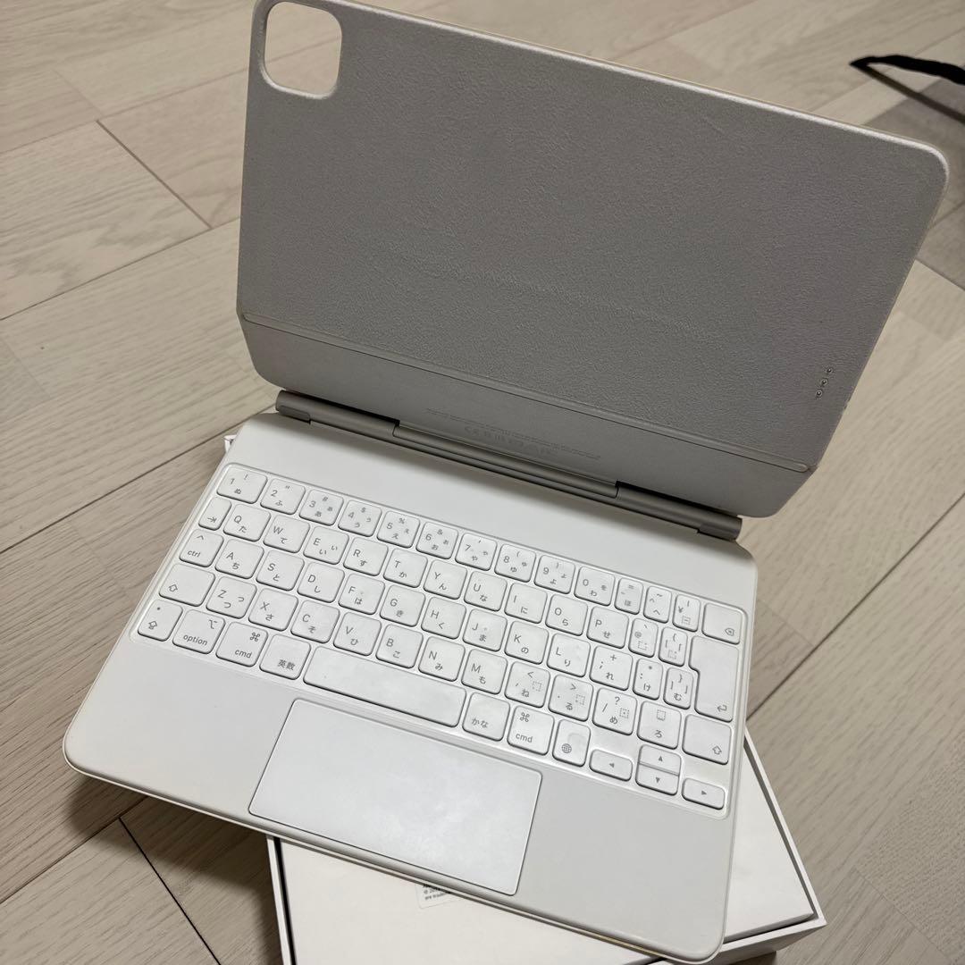 iPad Air 第5世代 64GB Magic Keyboard ホワイト