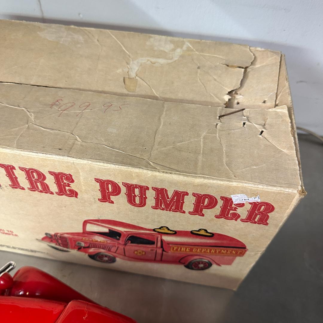 Jim Beam ファイヤーパンパー 消防車 Regal China製 箱付き