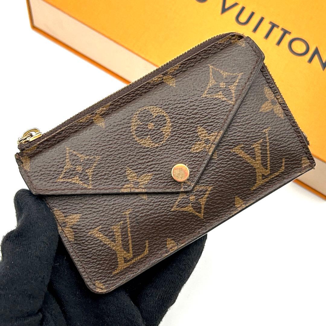 ルイヴィトン モノグラム マカサー ボルトカルト レクトヴェルソ キーケース