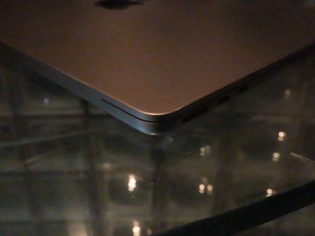 年始限定値下　MacBook Air 2022 メモリ8GBストレージ256GB