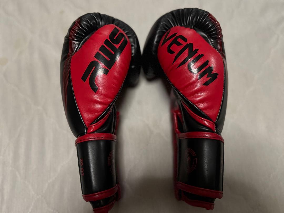 Venum RWS ボクシンググローブ 10oz 黒/赤