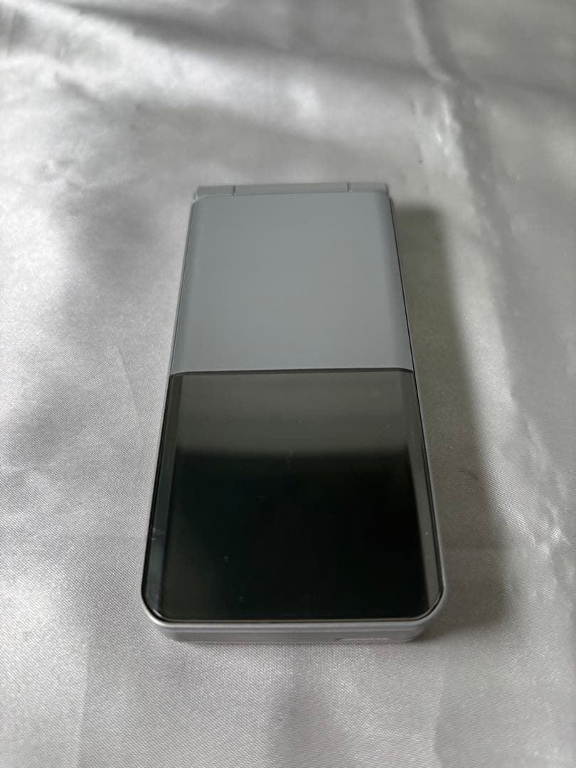 【完品・美品】docomo arrows ケータイ F-03L シルバー