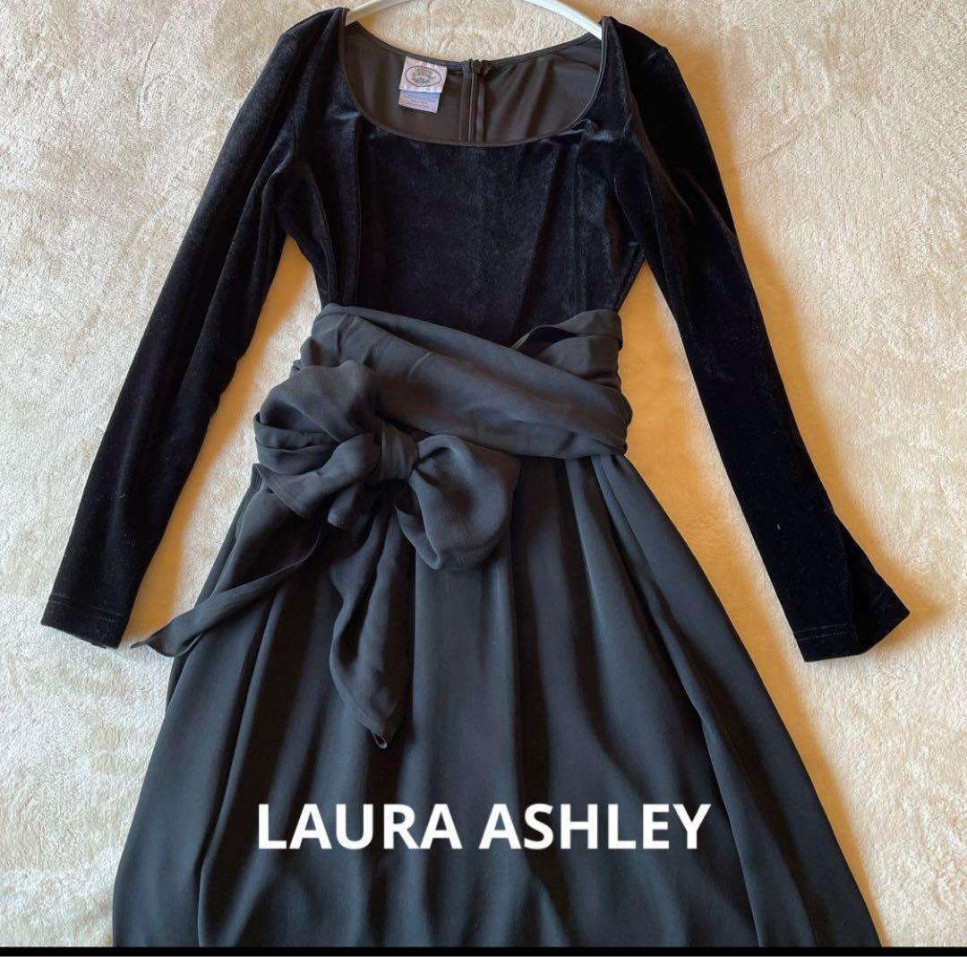 ローラアシュレイ　黒ドレス