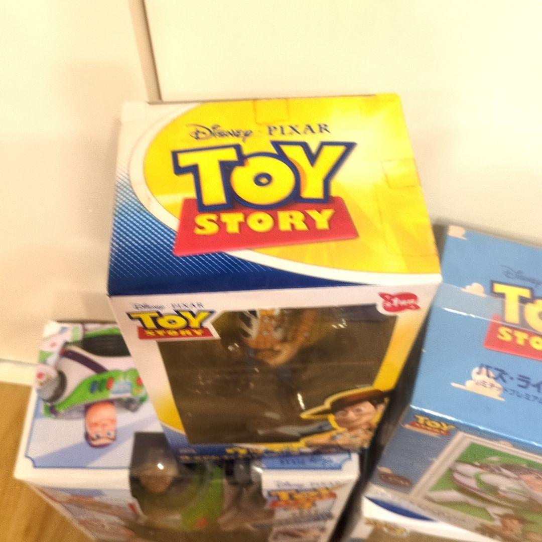 ディズニー　PIXAR　ピクサー　トイストーリー　ウッディ　バズ　フィギュア