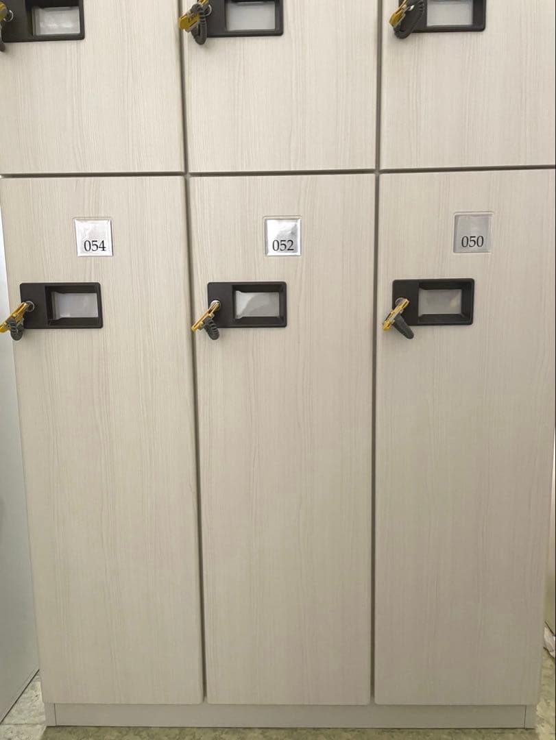 オフィスロッカー　6人用 スチールロッカー　更衣ロッカー 多人数ロッカー　鍵付き