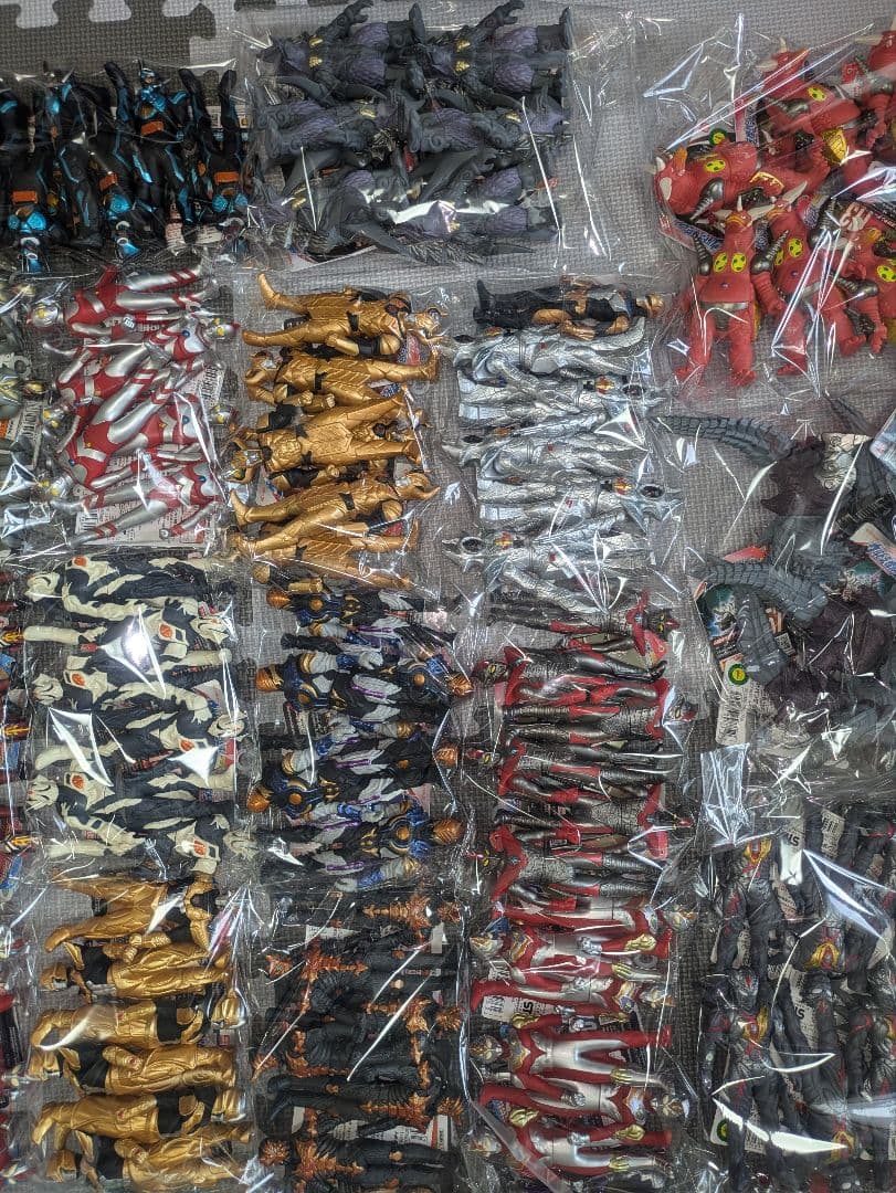 ウルトラマン　ソフビ　フィギュア　186点　タグ付き新品未使用品　店舗購入品