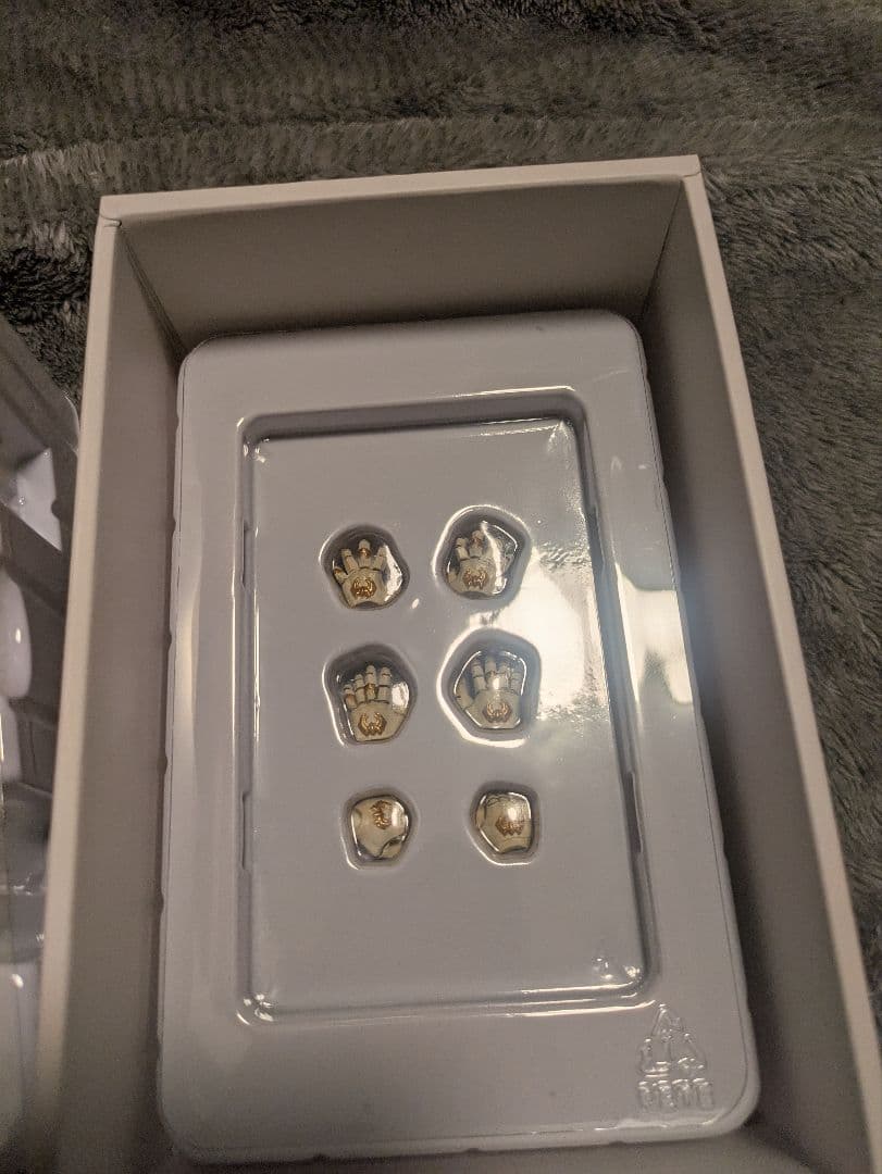 真骨彫 ン·ダグバ·ゼバ