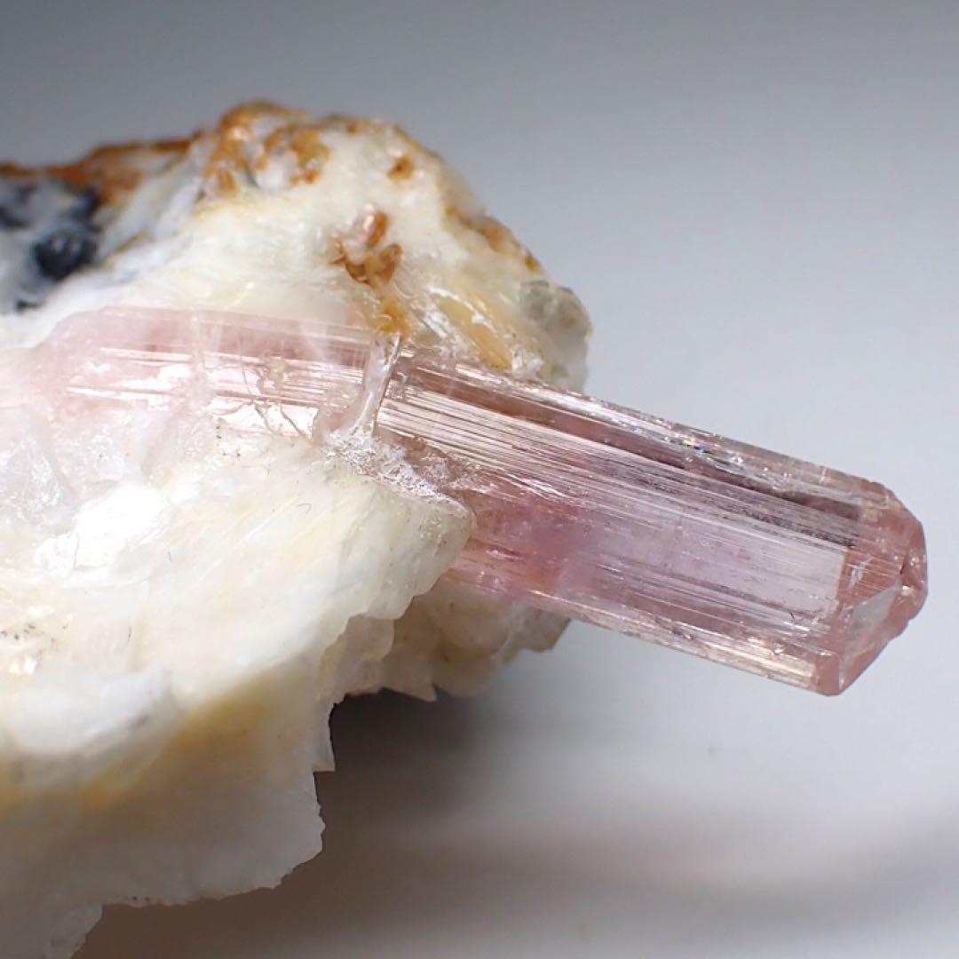 【パキスタン/カトラン産】ピンクインペリアルトパーズ