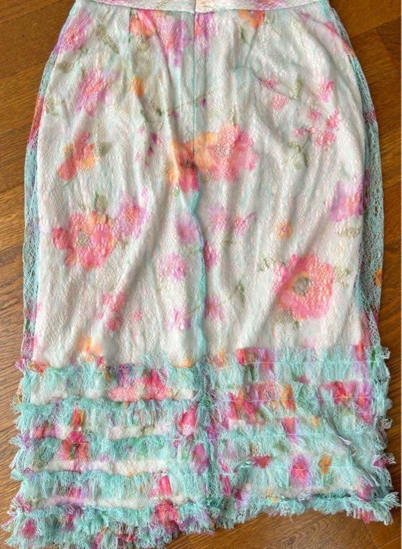 レア！Fifi chachnil フリル付き花柄スカート