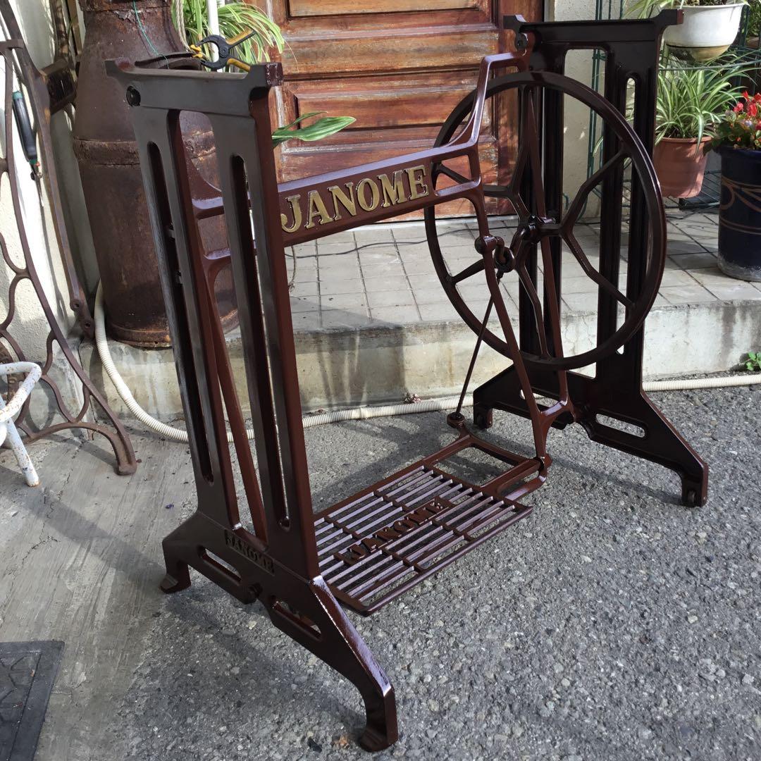 JACK　ジャノメ職業用足踏みミシン鉄脚　大型　 テーブルに！