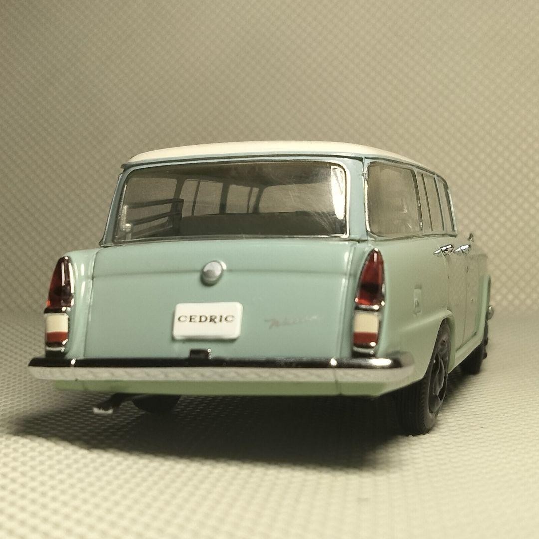 ★商談中★　　　　　5302 ノレブ 2002年 日産セドリックバン 1/43