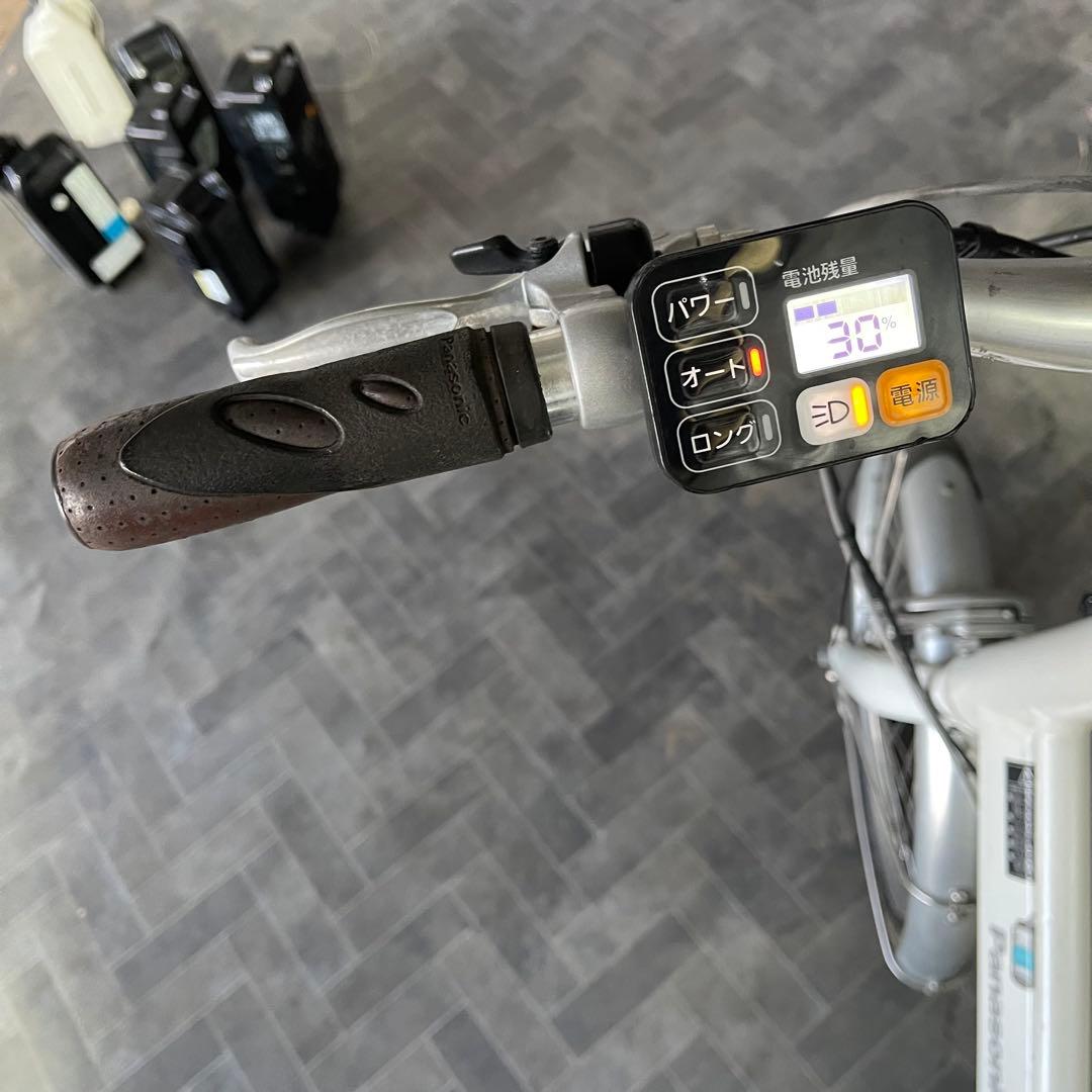 シルバー 電動アシスト自転車 シティタイプ