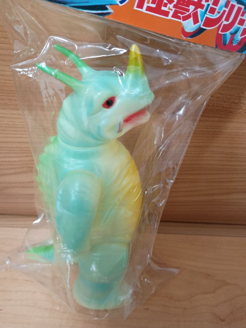 ブルマァク ネロンガ(蓄光ブルー)