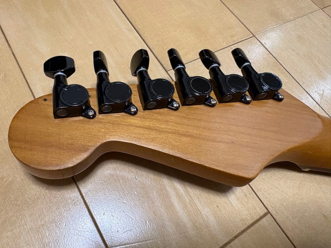 エレキギター　ストラトタイプ