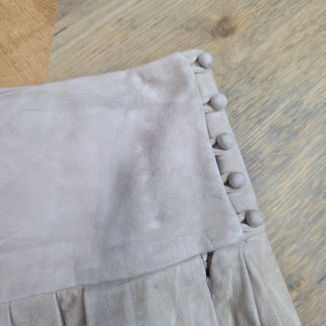 美品　ロエベ　羊革　ベージュ プリーツスカート ボタン付き　y16