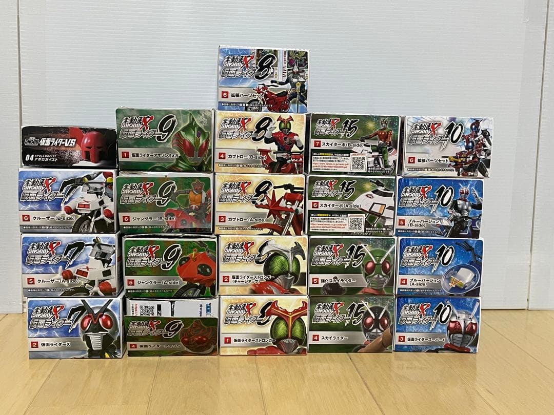 主に昭和仮面ライダー掌動（shodo）の52体と可動超造形魂PART 1の10体