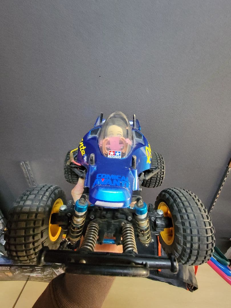 フィギュア付きオフロードRCカー