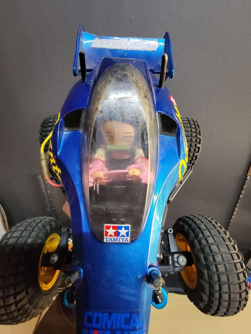 フィギュア付きオフロードRCカー