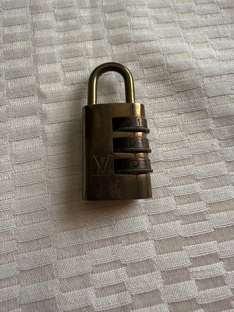 ブロンズ 3桁ダイヤル南京錠　ルイヴィトン