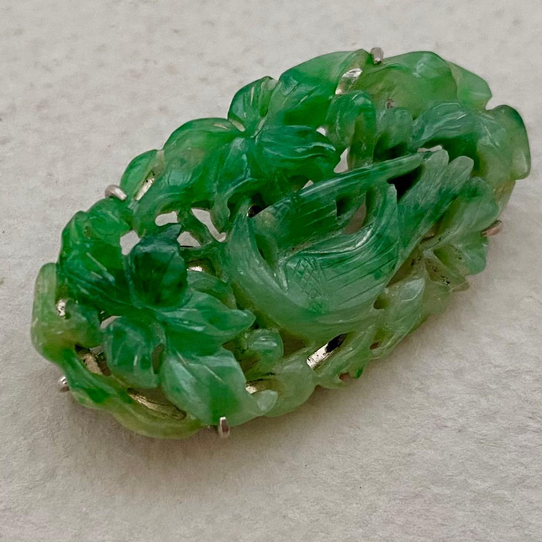 アンティーク翡翠ペンダント兼ブローチ　透かし柄の花鳥図透明感の良いロウカンタイプ