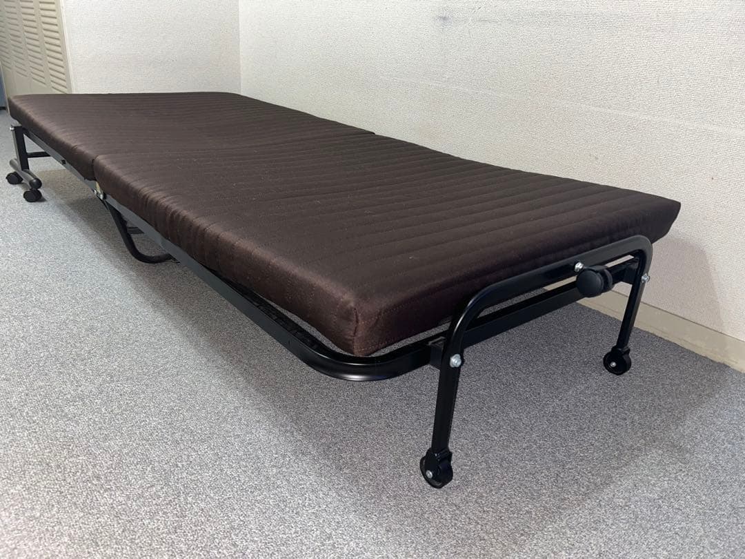 【送料込】アイリスオーヤマ　折りたたみベッド マットレス・キャスター付　シングル