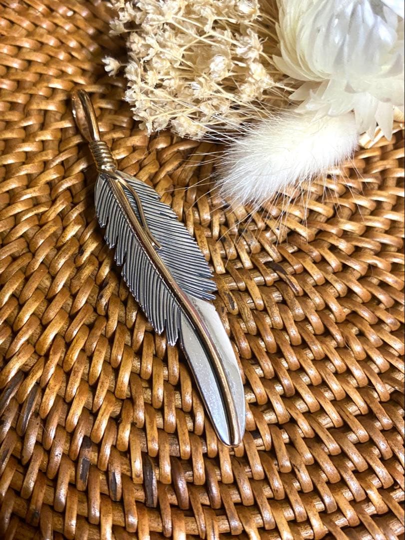 インディアンジュエリー　ハーヴィメイス　シルバーペンダントトップ　フェザー