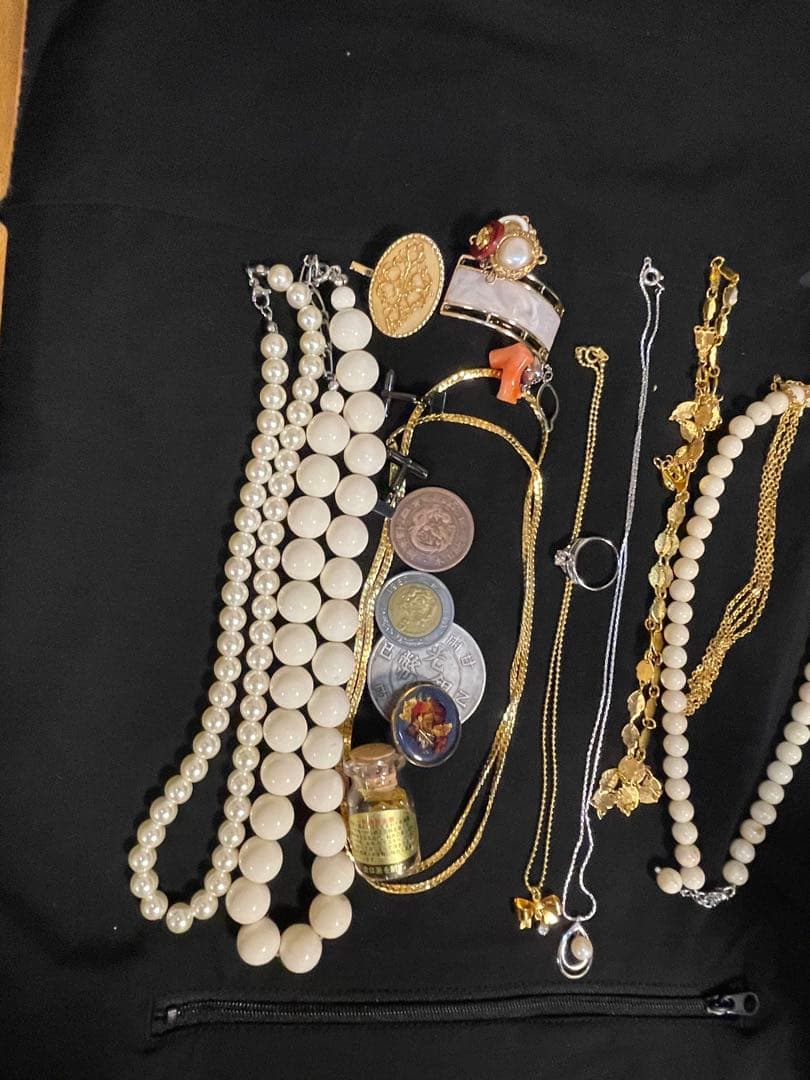 アクセサリー遺品整理生前整理 指輪　 ネックレス・コーチ・バッグ、純金箔.