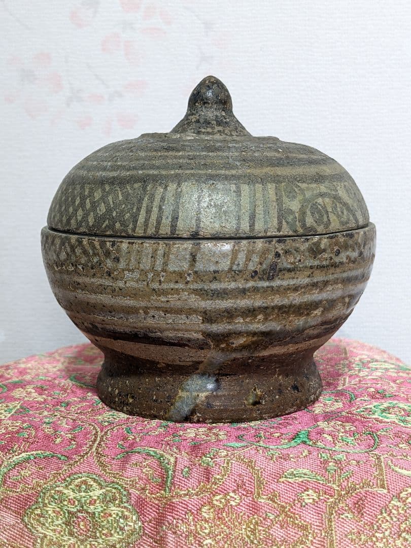 ♦古陶磁 安南染付 マンゴスチン 掛分け蓋物 サワンカローク 宋胡録 骨董品