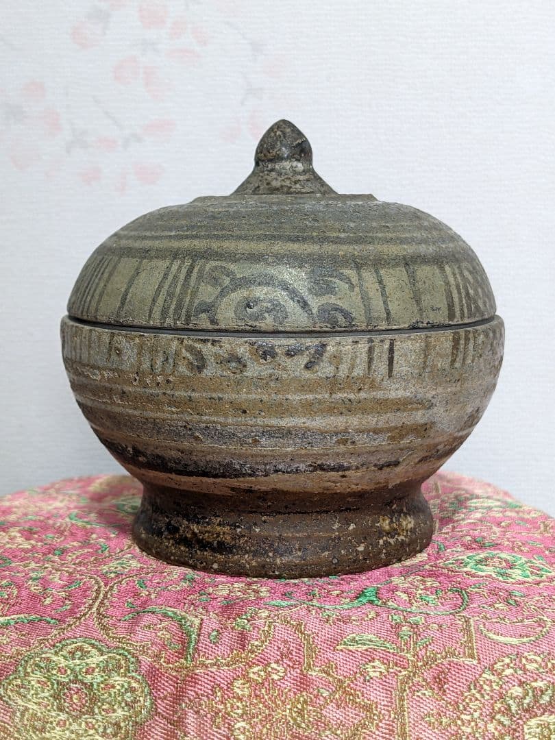 ♦古陶磁 安南染付 マンゴスチン 掛分け蓋物 サワンカローク 宋胡録 骨董品