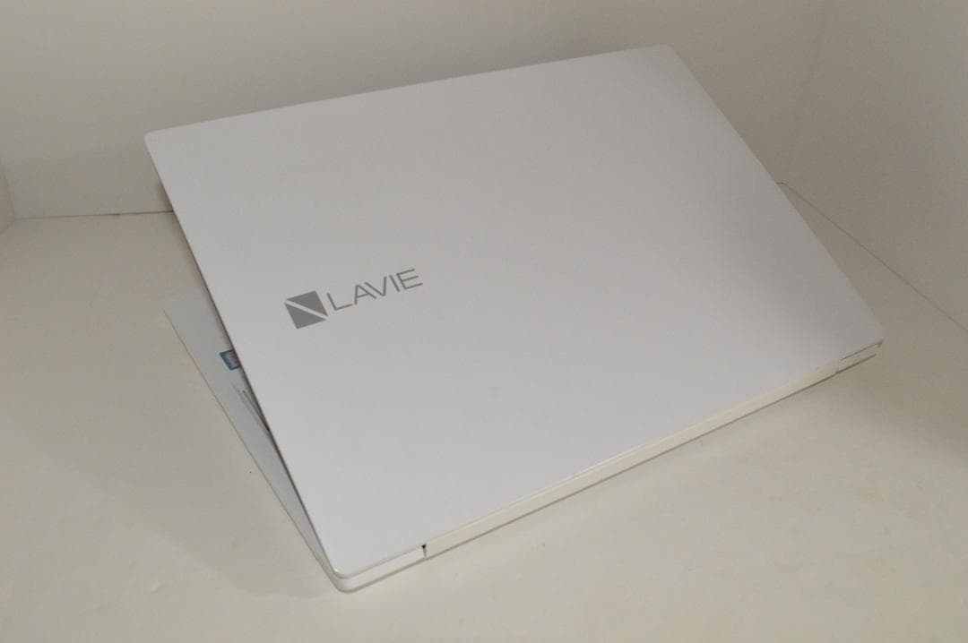 ホワイトLAVIE第8世代Corei7/20G/SSD1TB/BD再生