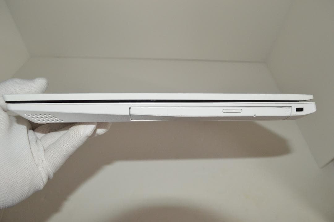 ホワイトLAVIE第8世代Corei7/20G/SSD1TB/BD再生