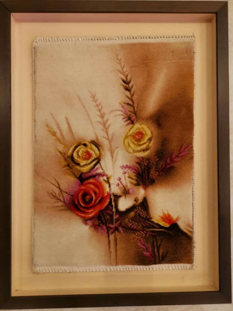 額入りペルシャ絨毯